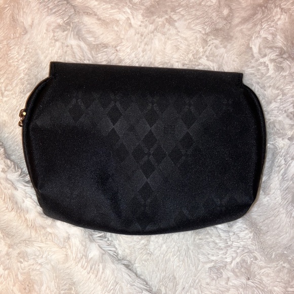 Givenchy makeup bag! 🖤✨ - Picture 2 of 6
